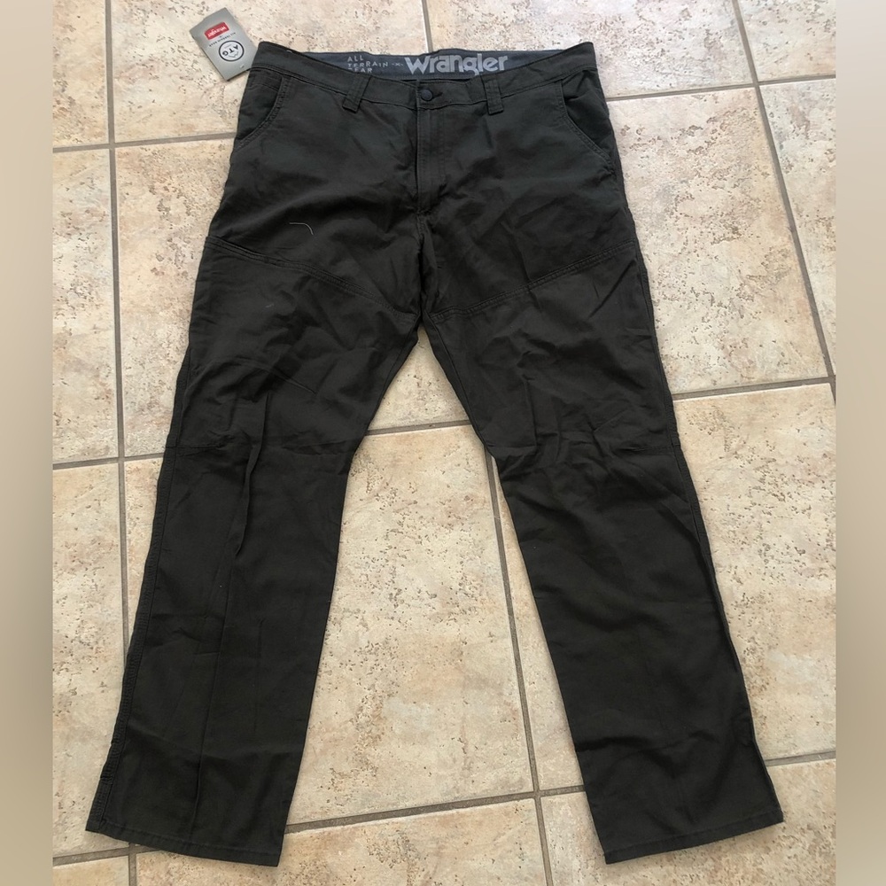 Wrangler NWT 38x32 Men's Black Pants